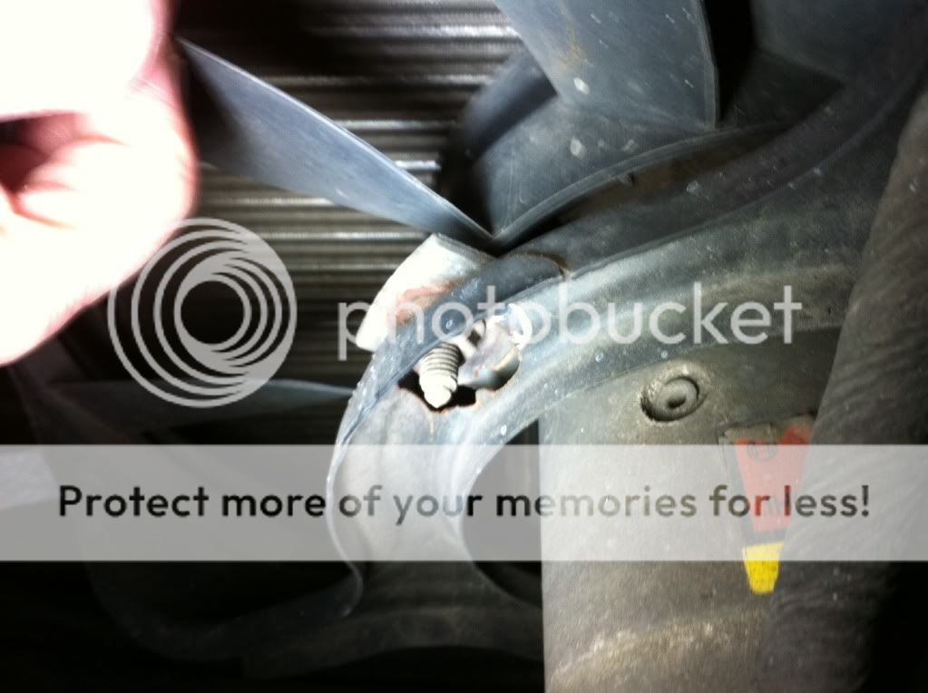 Cracked Fan shroud. VW Vortex Volkswagen Forum